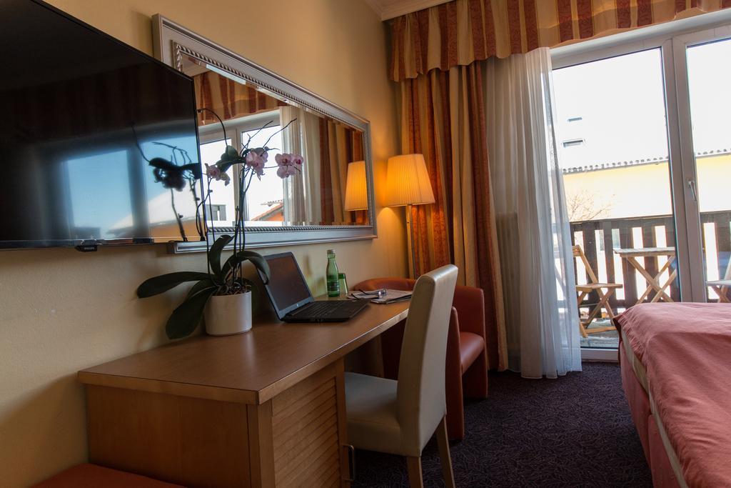 Hotel Kreuzwirt Engerwitzdorf Buitenkant foto