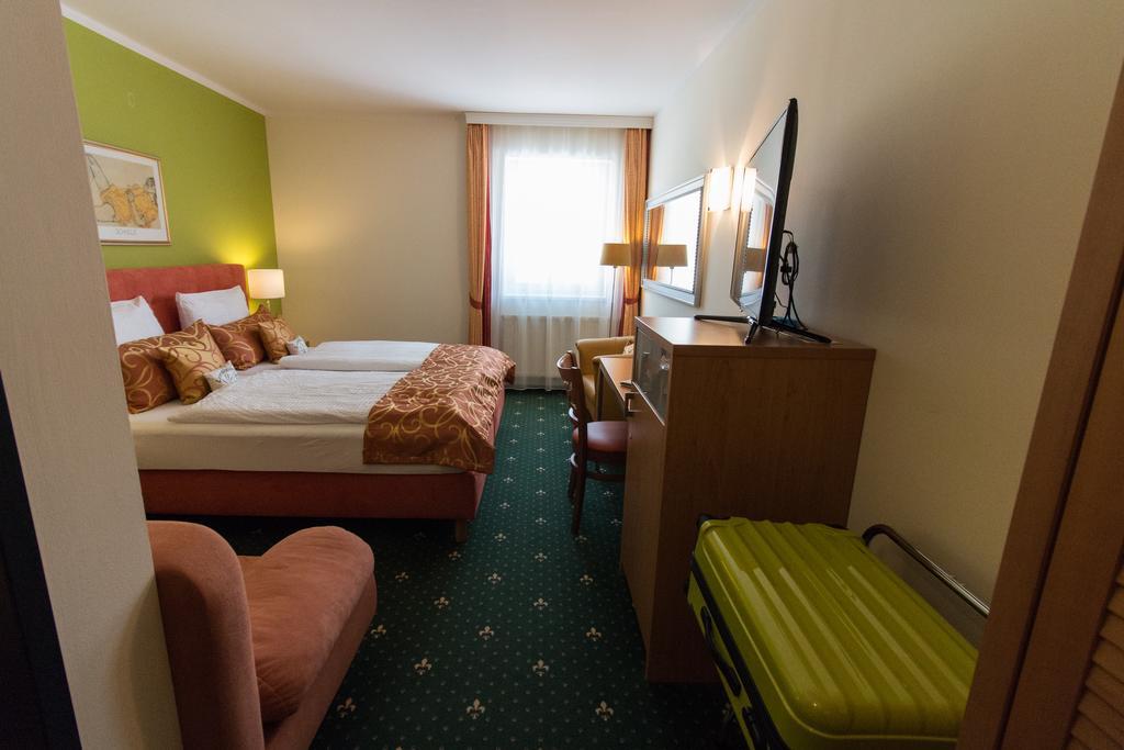 Hotel Kreuzwirt Engerwitzdorf Buitenkant foto