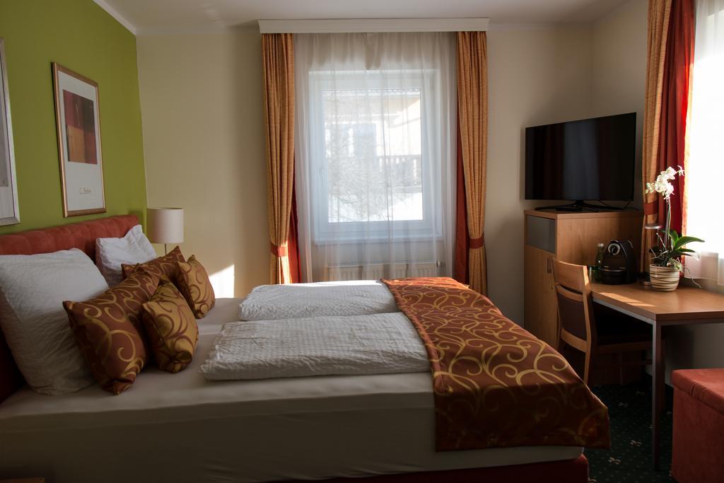 Hotel Kreuzwirt Engerwitzdorf Buitenkant foto