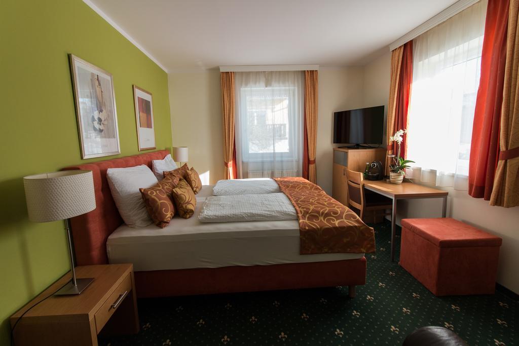 Hotel Kreuzwirt Engerwitzdorf Buitenkant foto