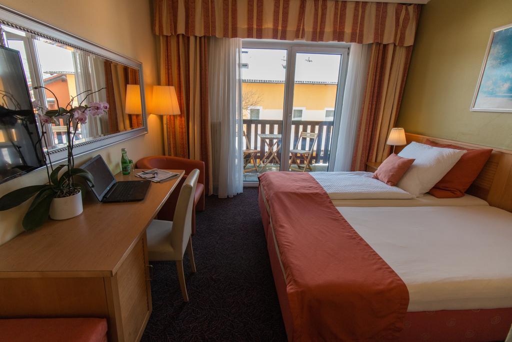 Hotel Kreuzwirt Engerwitzdorf Buitenkant foto